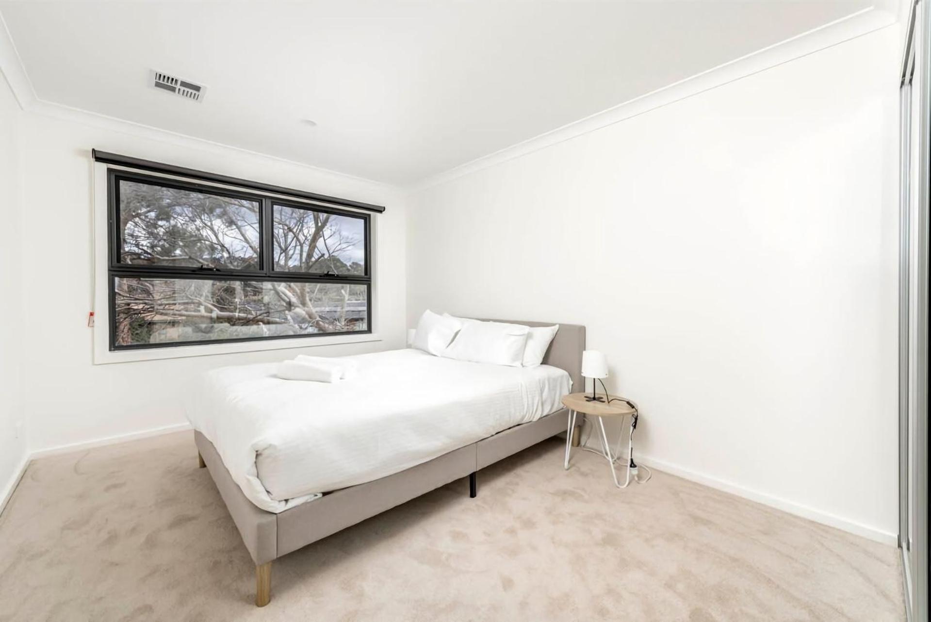 Holiday home Sensational New Townhouse Canberra